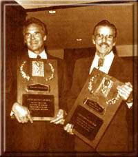 Стив Ривз и Бастер Крабб с наградами в "Даунтаун Атлетик Клуб", Нью-Йорк, 1981 год.