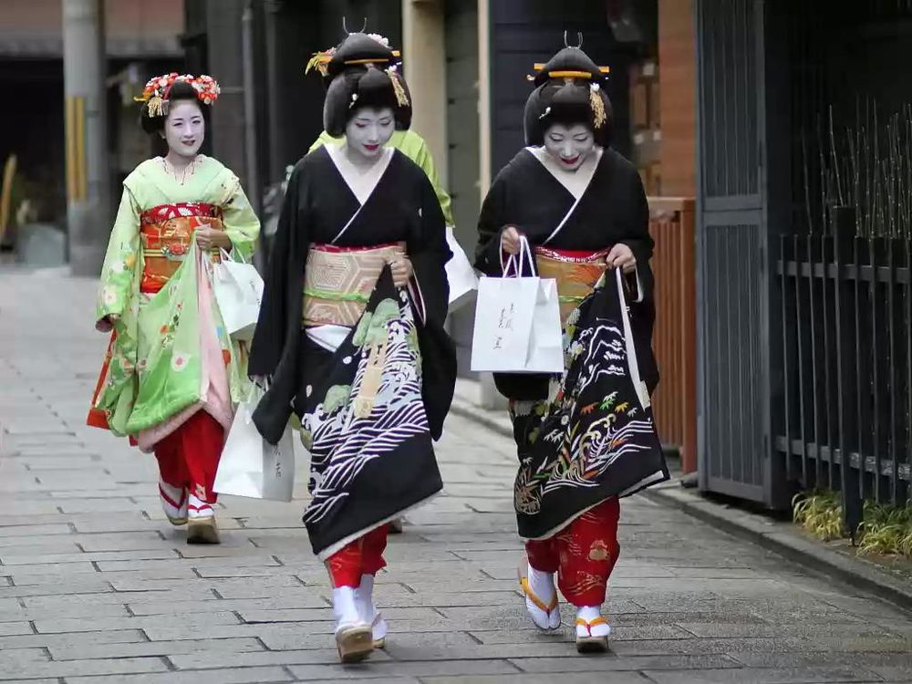 Памятка по истории японского костюма: гейши и компания, фото № 8