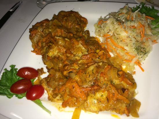 Тушеная рыба с капустой