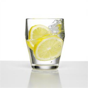 полезно ли пить воду утром натощак с лимоном