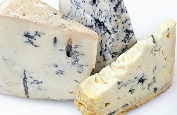 Как определить качество продукта — правила выбора сыра с плесенью