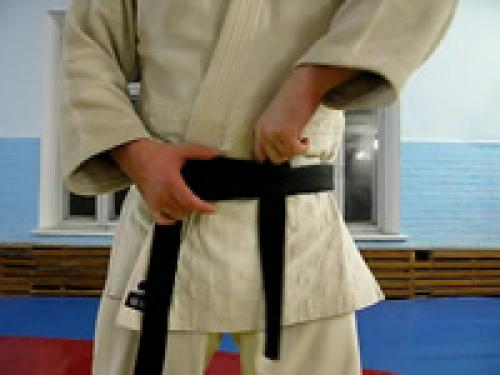Плоский узел кимоно. Как завязать пояс кимоно