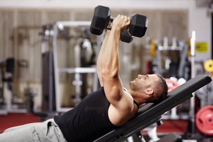 Силовая фитнес-тренировка для грудных мышц