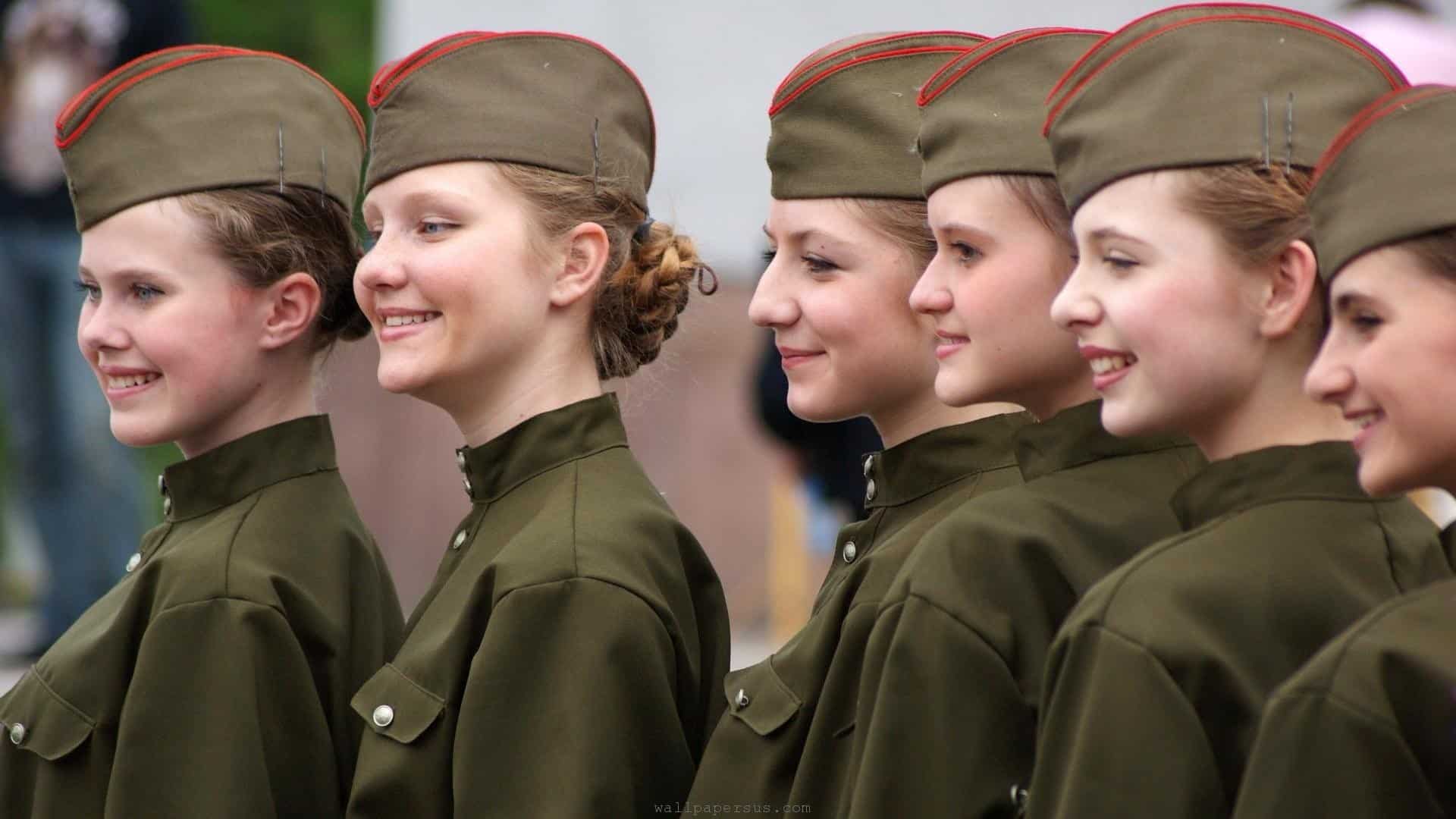 Год службы в армии открывает для девушки двери в любой вуз: правда или миф?