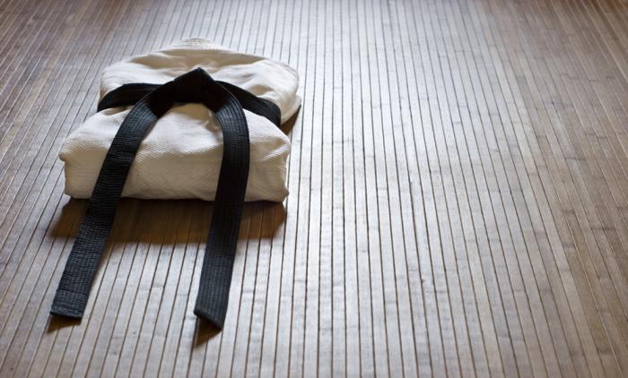 как завязать пояс кимоно карате