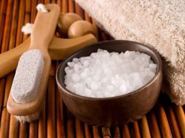 Солевые ванны: польза и вред, как делать
